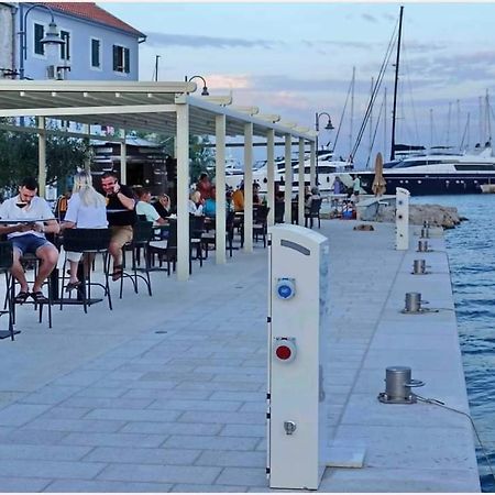 Captain'S Lodge Tribunj  Bagian luar foto
