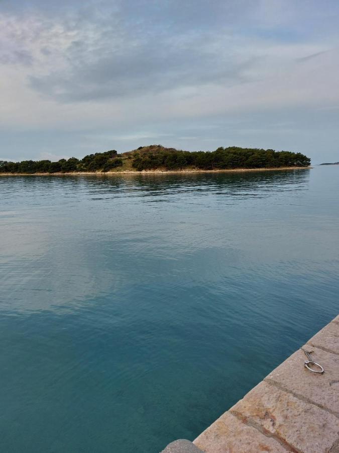 Captain'S Lodge Tribunj  Bagian luar foto