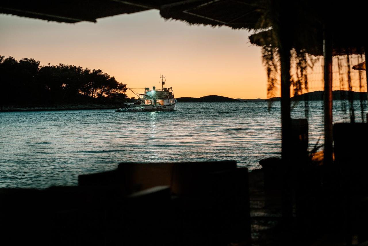 Captain'S Lodge Tribunj  Bagian luar foto
